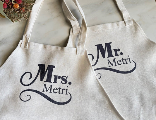 Personalized Apron Set Mr. & Mrs. Matching Apron Gift Set Gift For Couple Wedding Gift Newlywed Gift Add Your Name Aprons